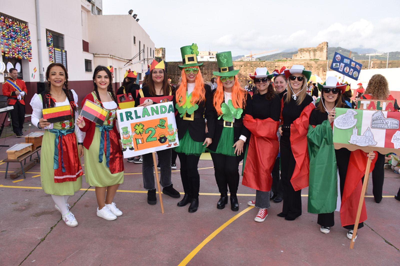 Pasacalles del Colegio Valle-Inclán. / FOTO NICOL'S