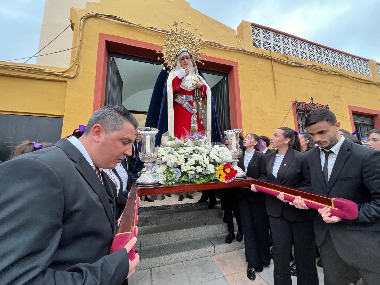 Así está siendo el traslado del Medinaceli y su Madre desde la barriada del Príncipe
