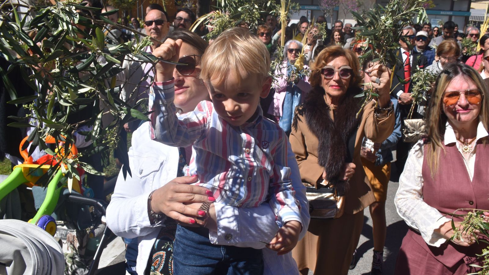 Procesión y bendición de las palmas y misa en el Santuario de África por el Domingo de Ramos