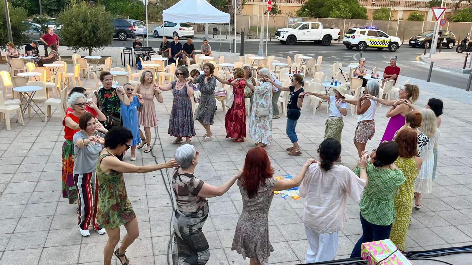 Taller de Danzas Circulares de la Asociación Tingitana en el Festival Sete Sóis Sete Luas