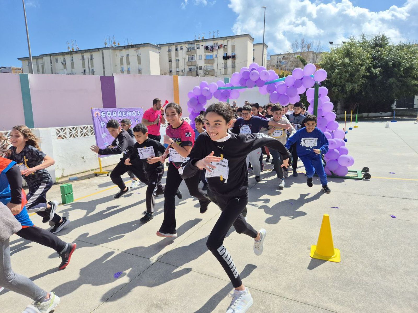 El 'Rey Juan Carlos I' corre por la igualdad