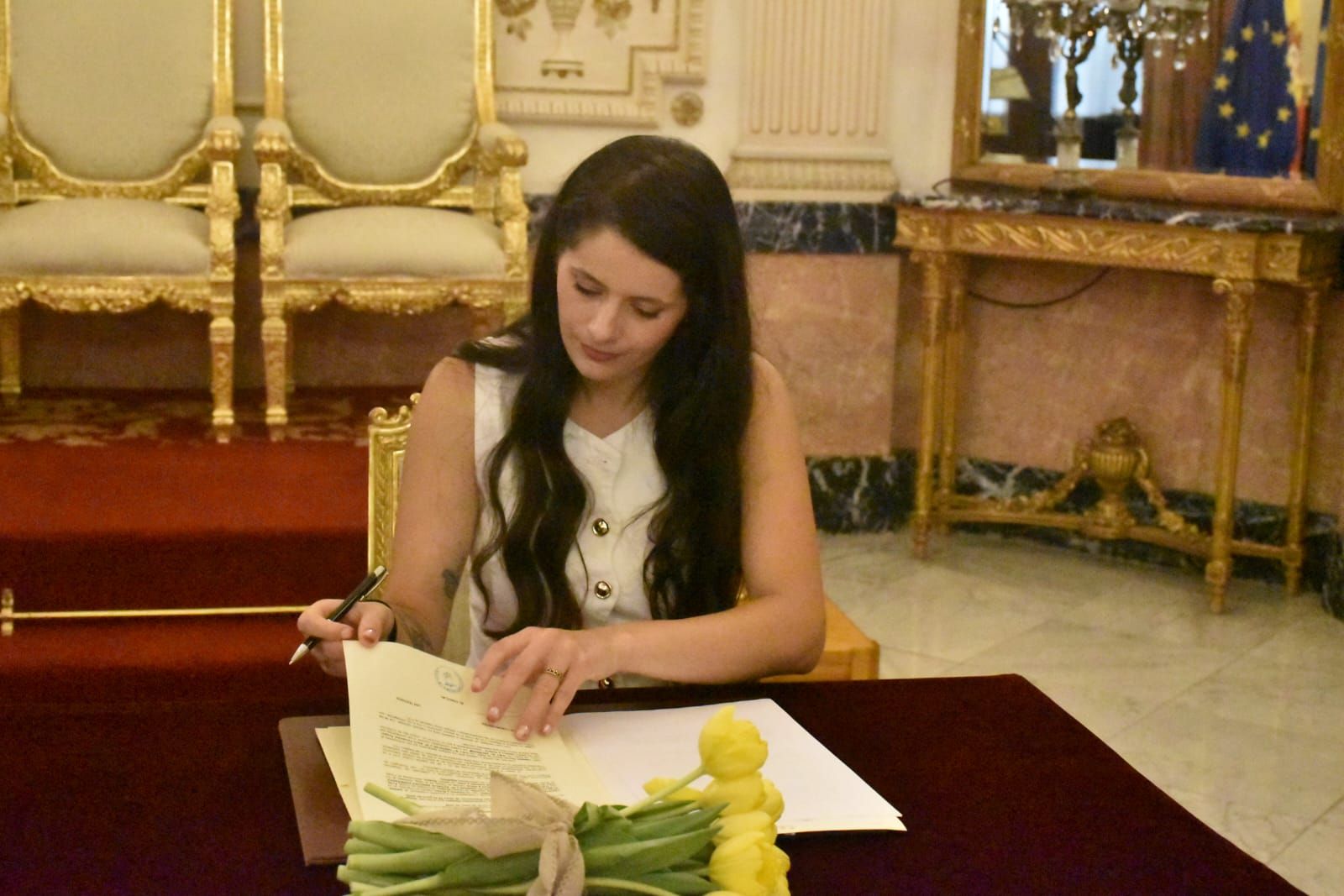 Daniel y Rosalía sellan su historia de amor en el Salón del Trono del Palacio Autonómico