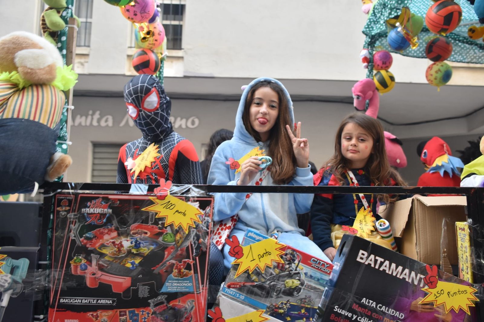 El Carnaval llena de color y ruido las calles del centro