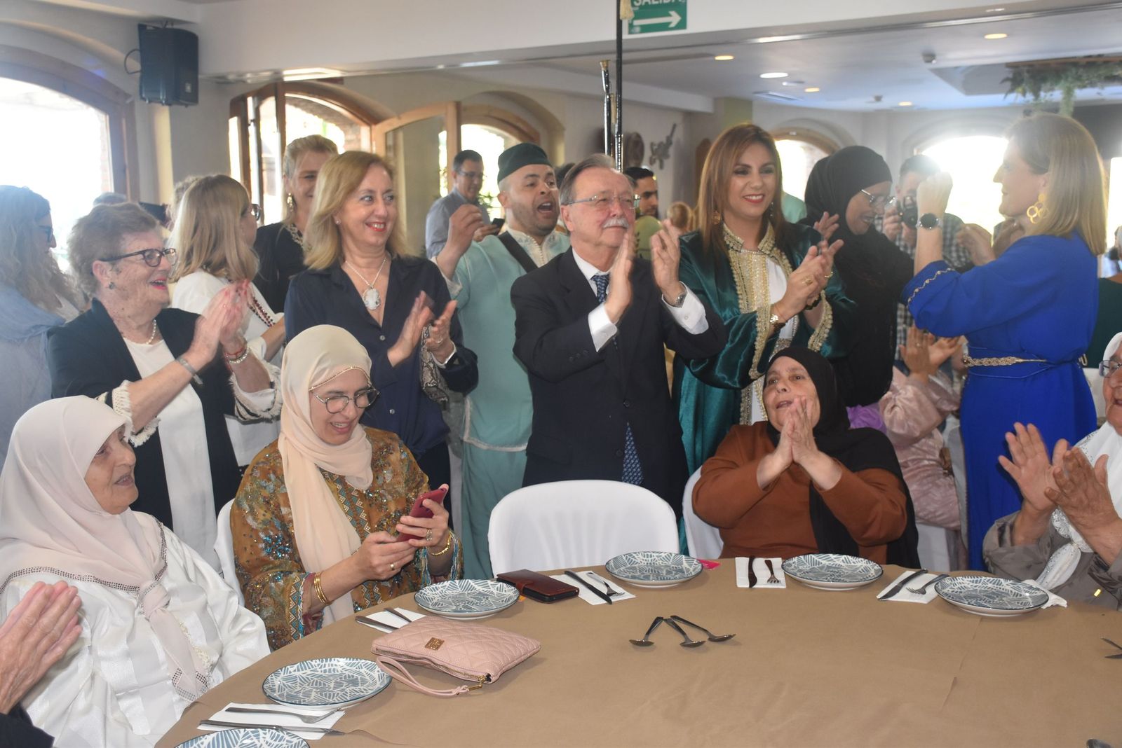La tradicional Fiesta del Sacrificio reúne a 200 mayores entre música, baile y tradición