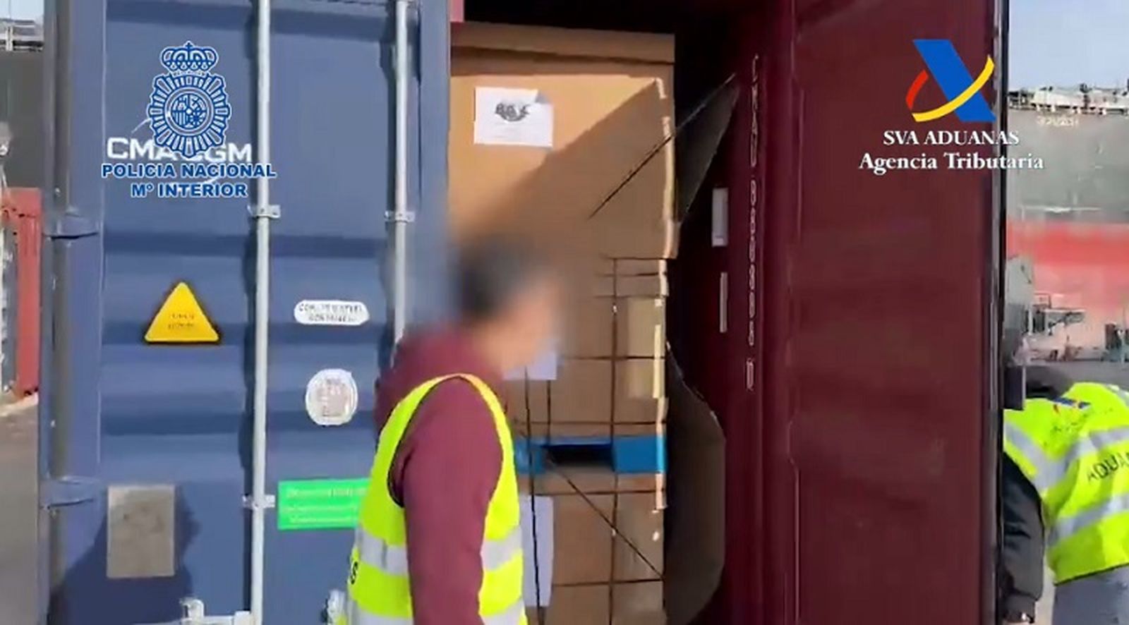 Imagen de archivo de la Policía Nacional incautando mercancía en el Puerto de Algeciras.