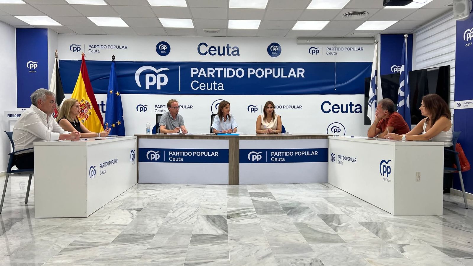 Fúnez mantuvo una reunión en la noche de este lunes en la sede del PP