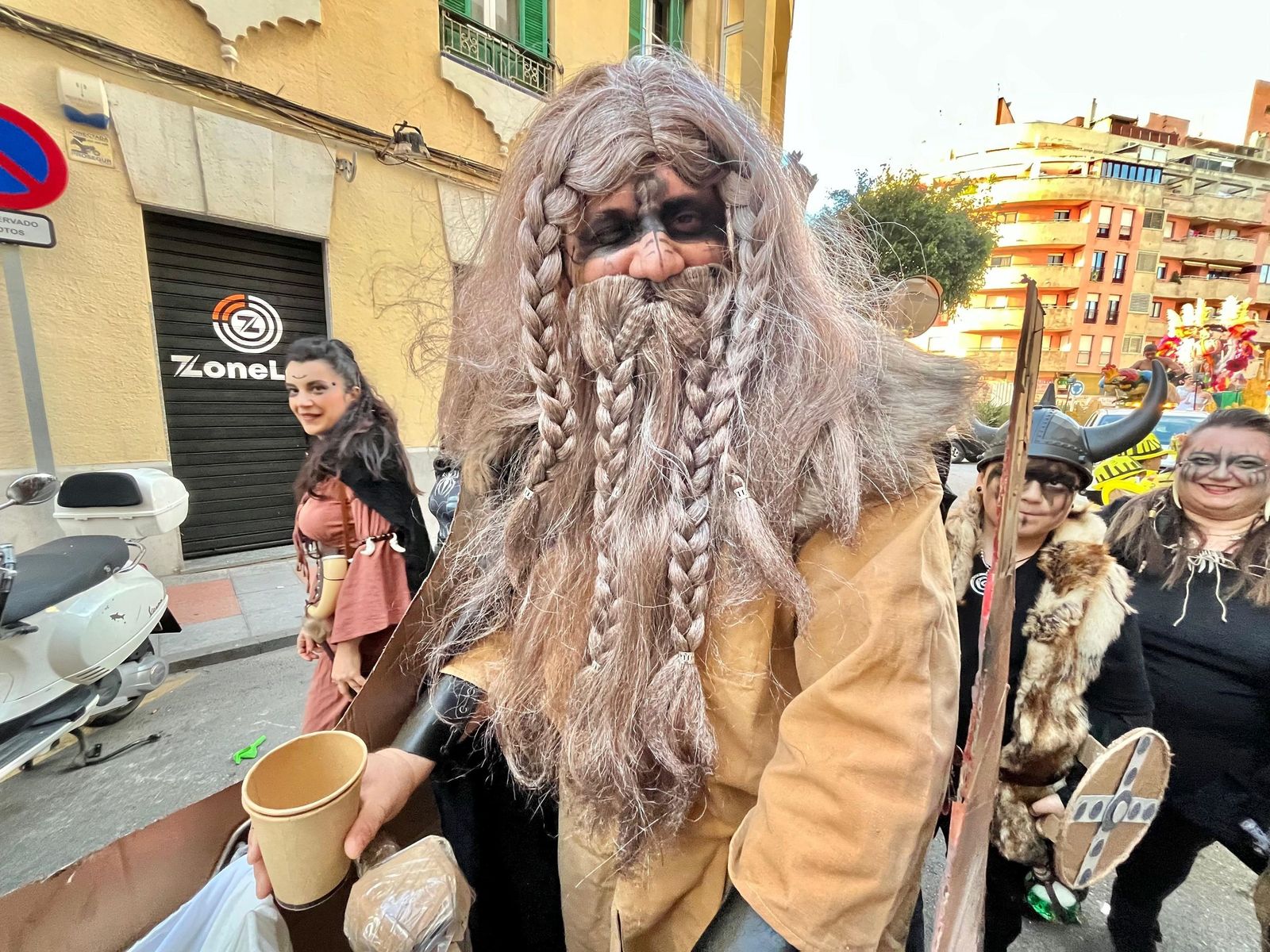 El Carnaval llena de color y ruido las calles del centro