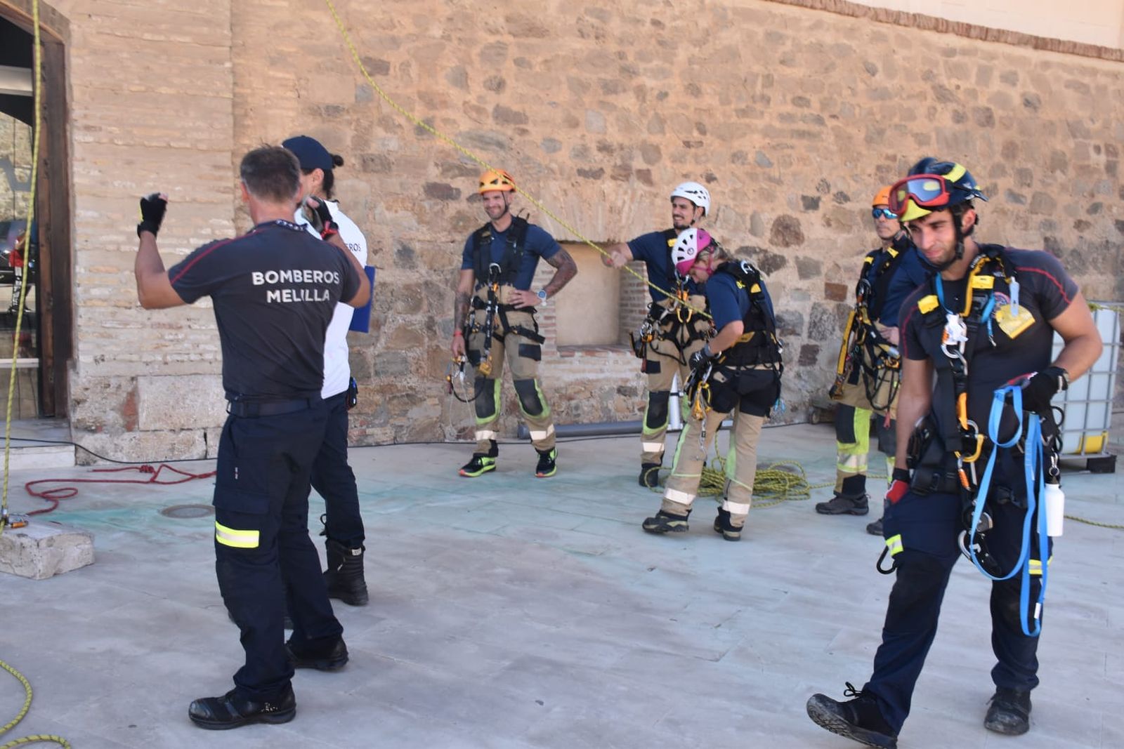 Bomberos de toda España protagonizan en Ceuta una jornada técnica y de formación práctica en rescates