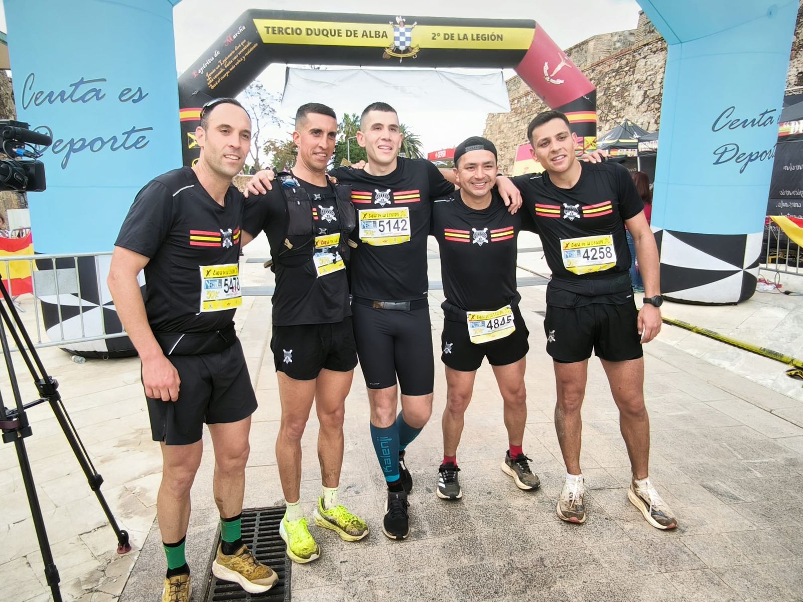 Integrantes del equipo de la BRIPAC que consiguen el oro en los 50 kilómetros por equipos