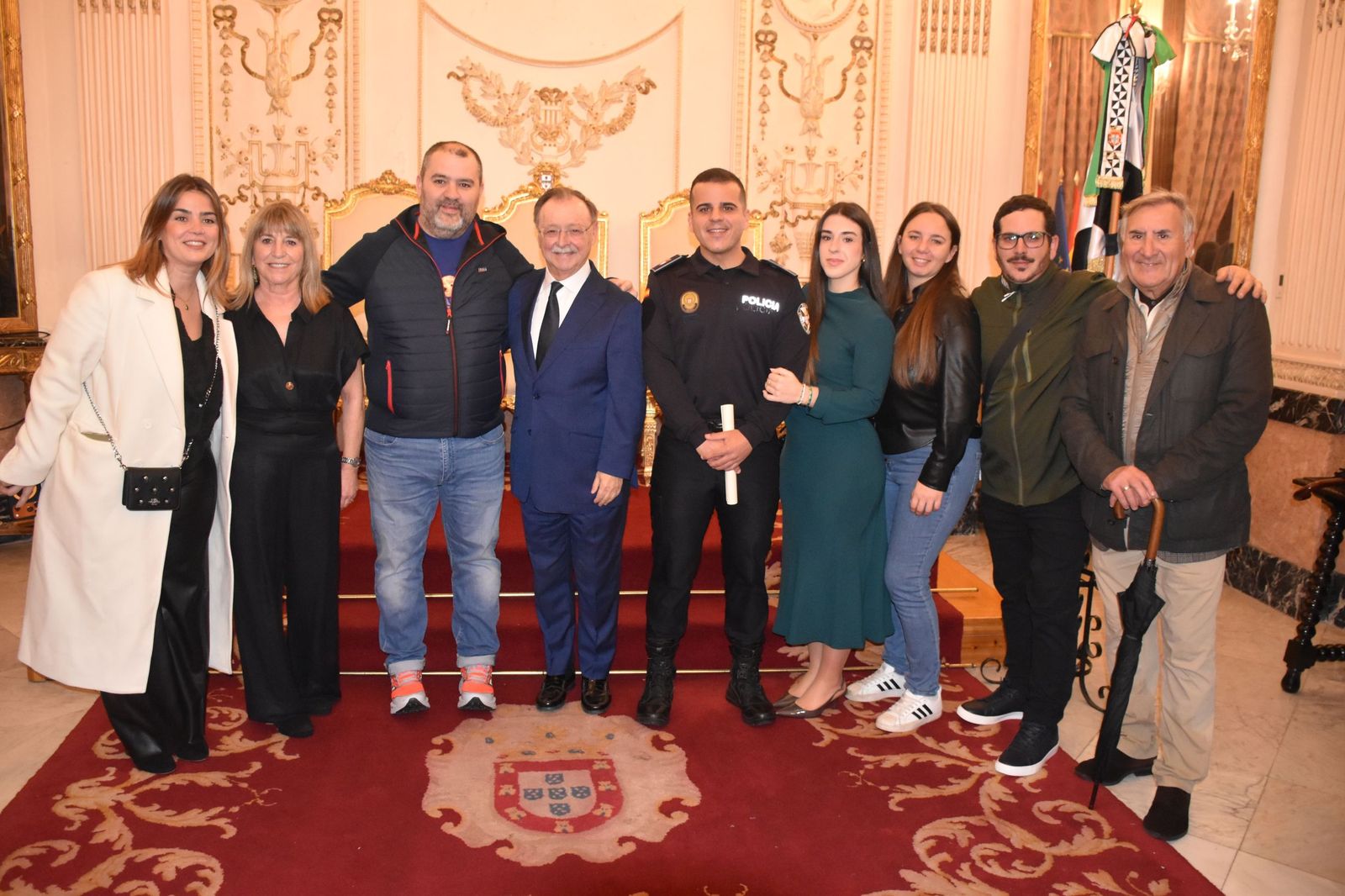 La toma de posesión de los 15 nuevos policías locales, en imágenes