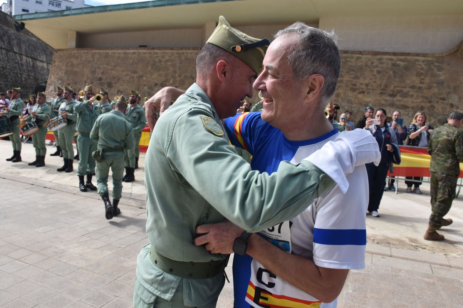 El amor está en el aire... y en la Cuna de la Legión