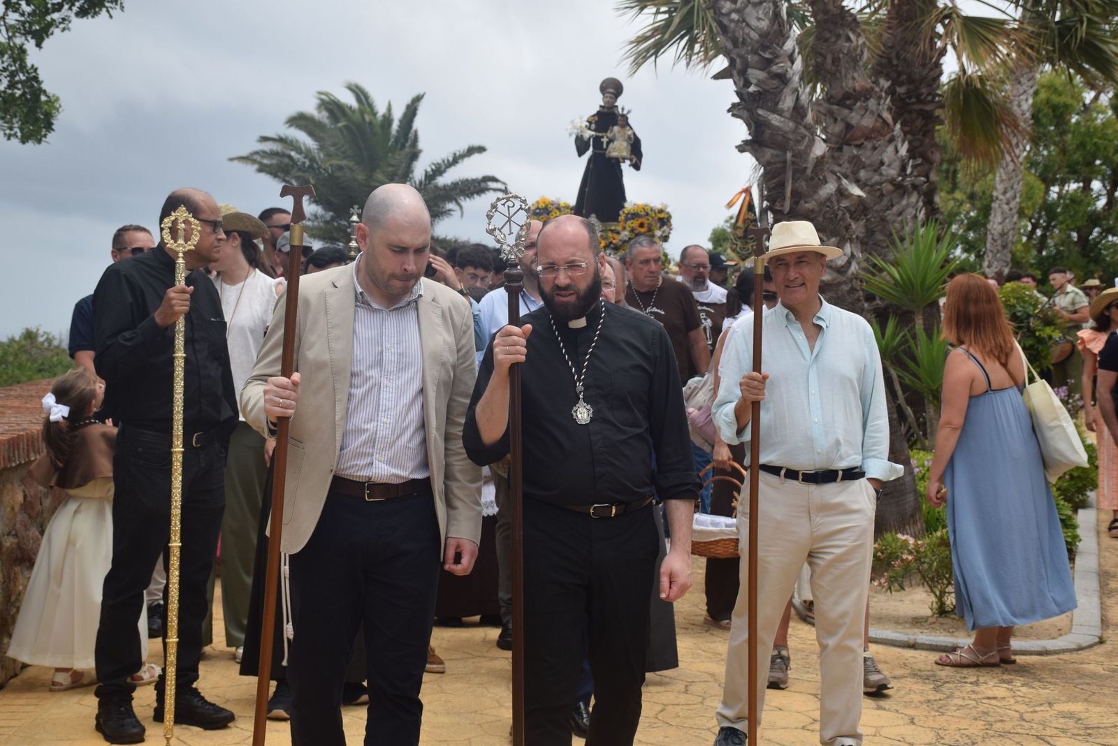 Tradición, fe y calor: Ceuta se vuelca con San Antonio
