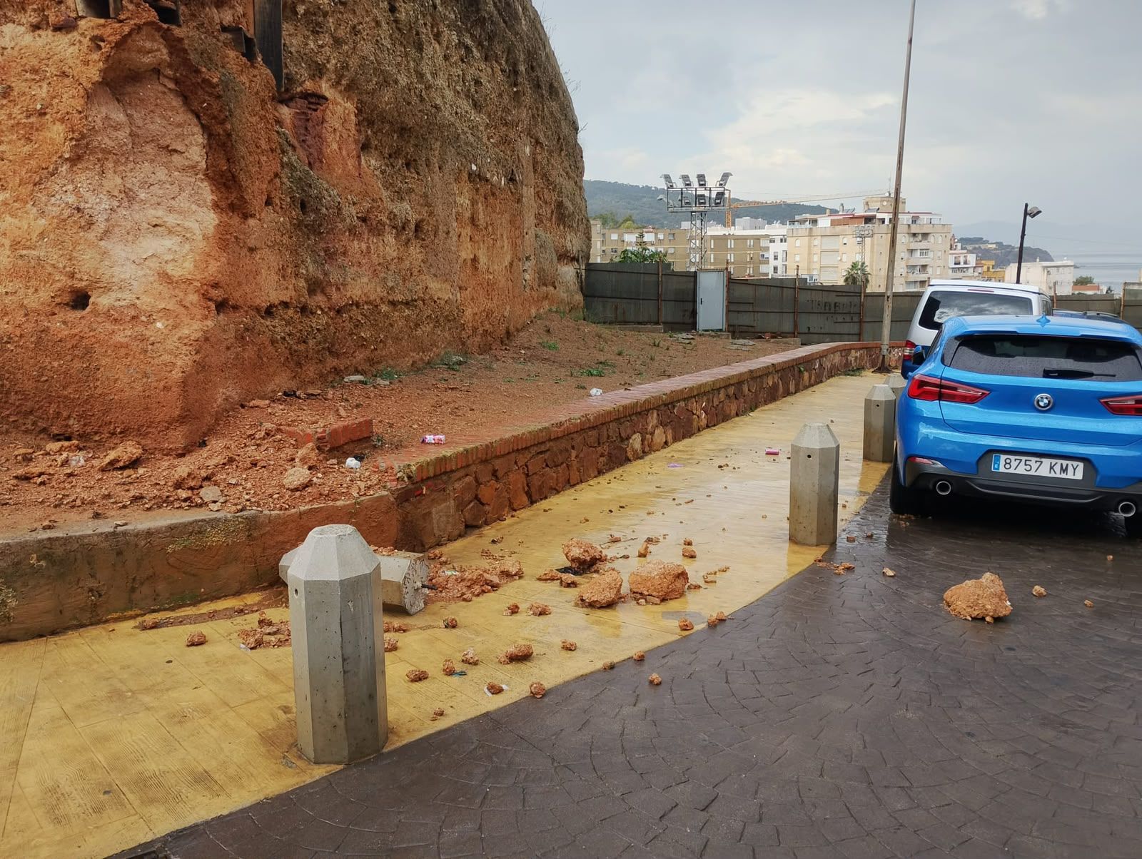 El PSOE alerta de graves desprendimientos en las Murallas Meriníes y pide una intervención urgente