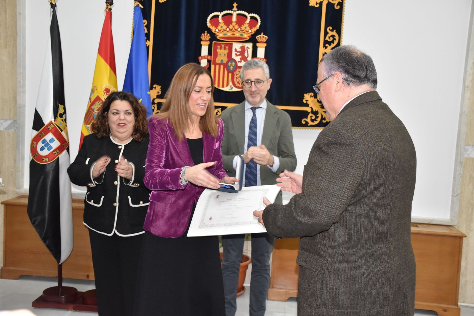 Protección Civil rreconoce el éxito de la OPE con la entrega de sus Medallas