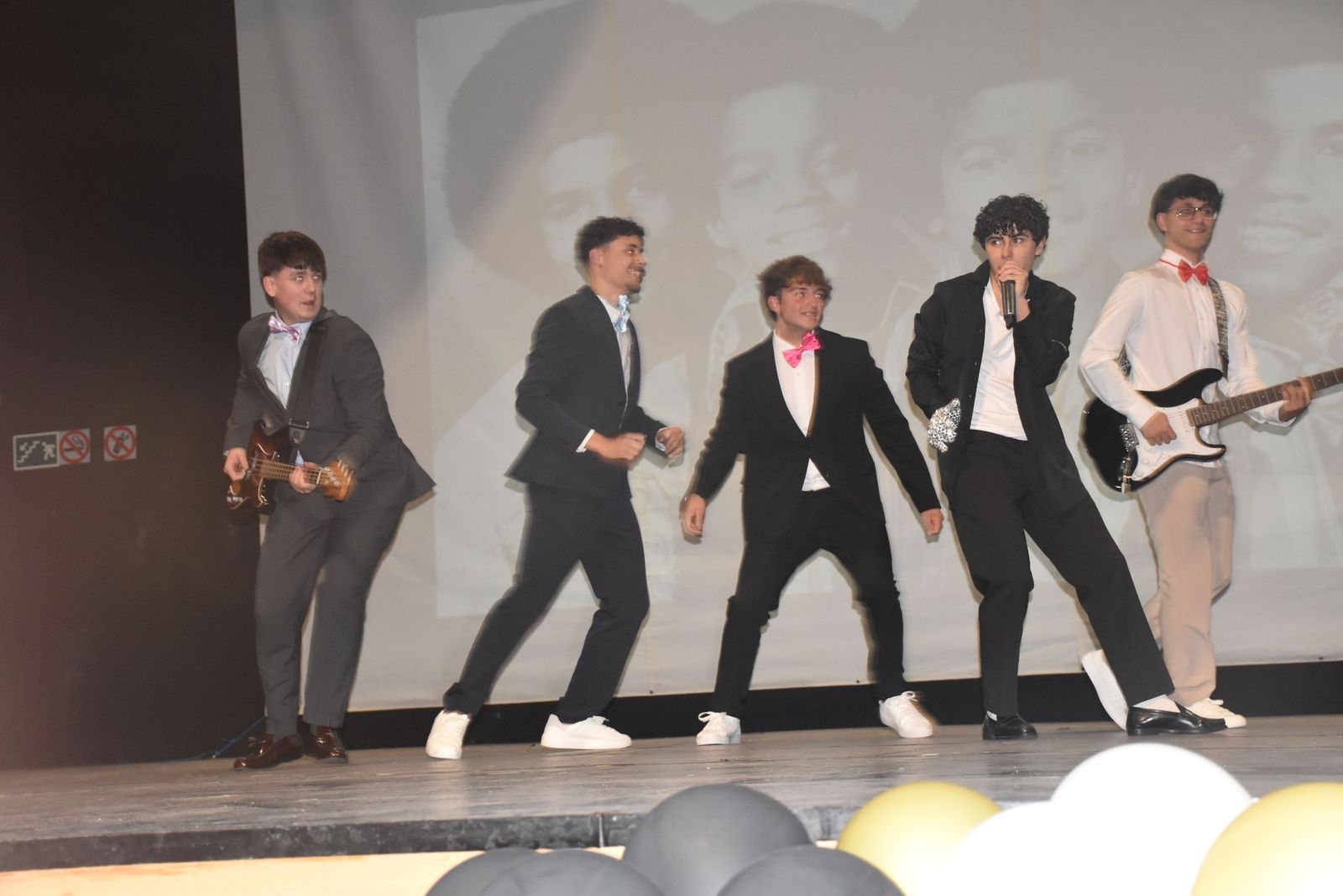 La promoción de Bachillerato del Siete Colinas “no quiere acabar el curso”, pero ya se ha graduado