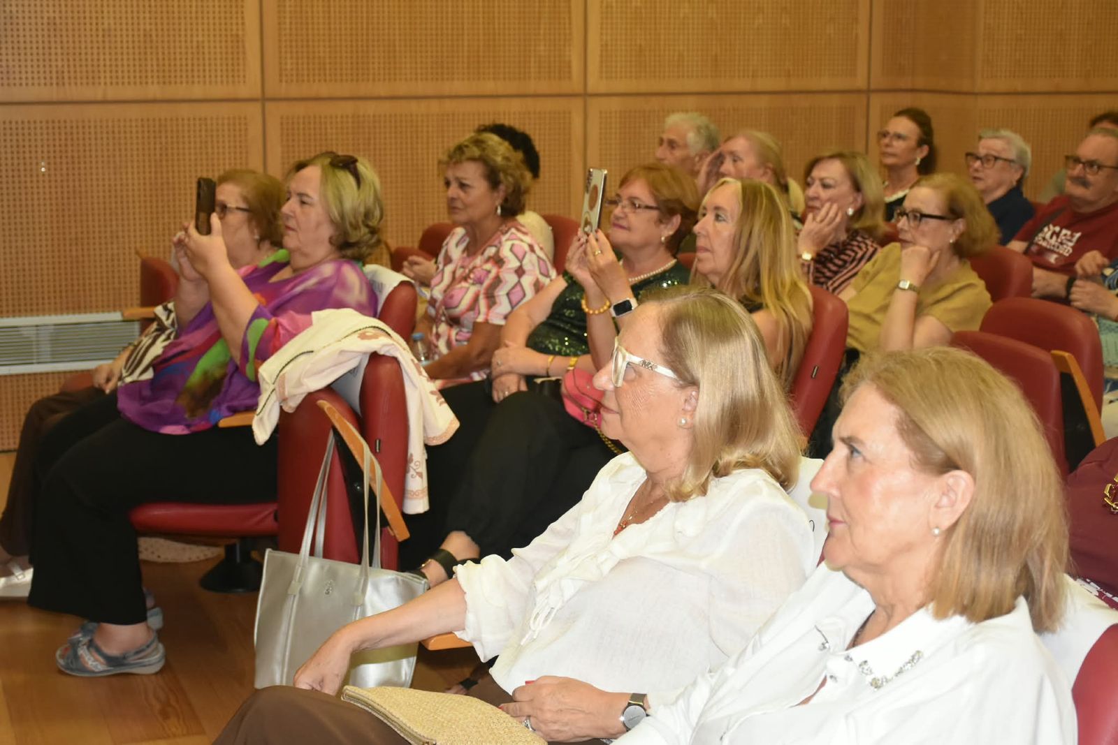 Ceuta disfruta del buen flamenco con un homenaje a Lola del Monte