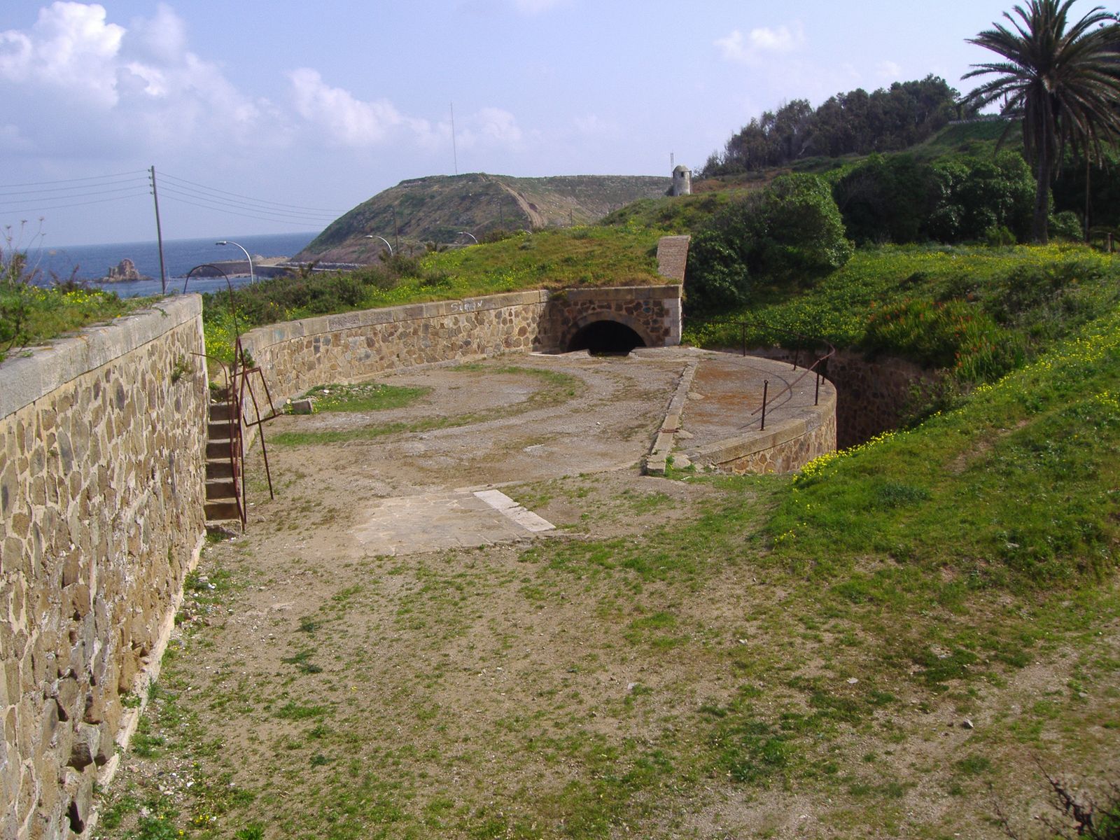 La batería de Valdeaguas y el polvorín, opción para la galería de tiro de Ceuta