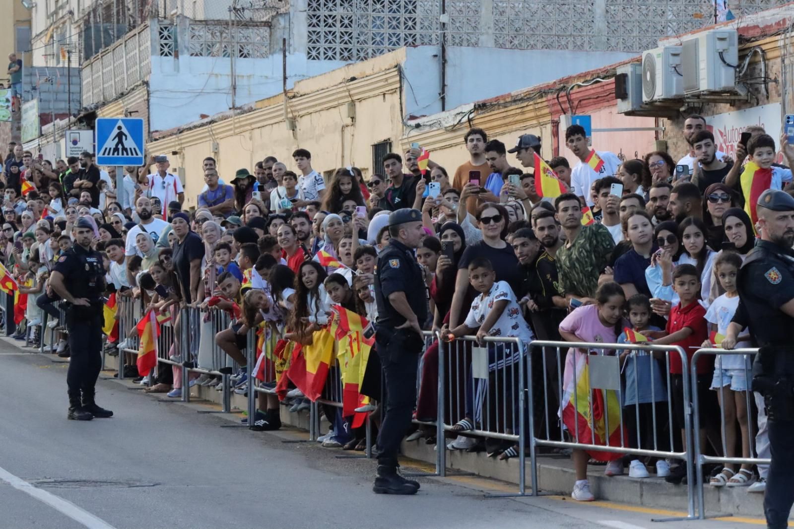 La barriada de Sidi Embarek muestra su amor por los Reyes