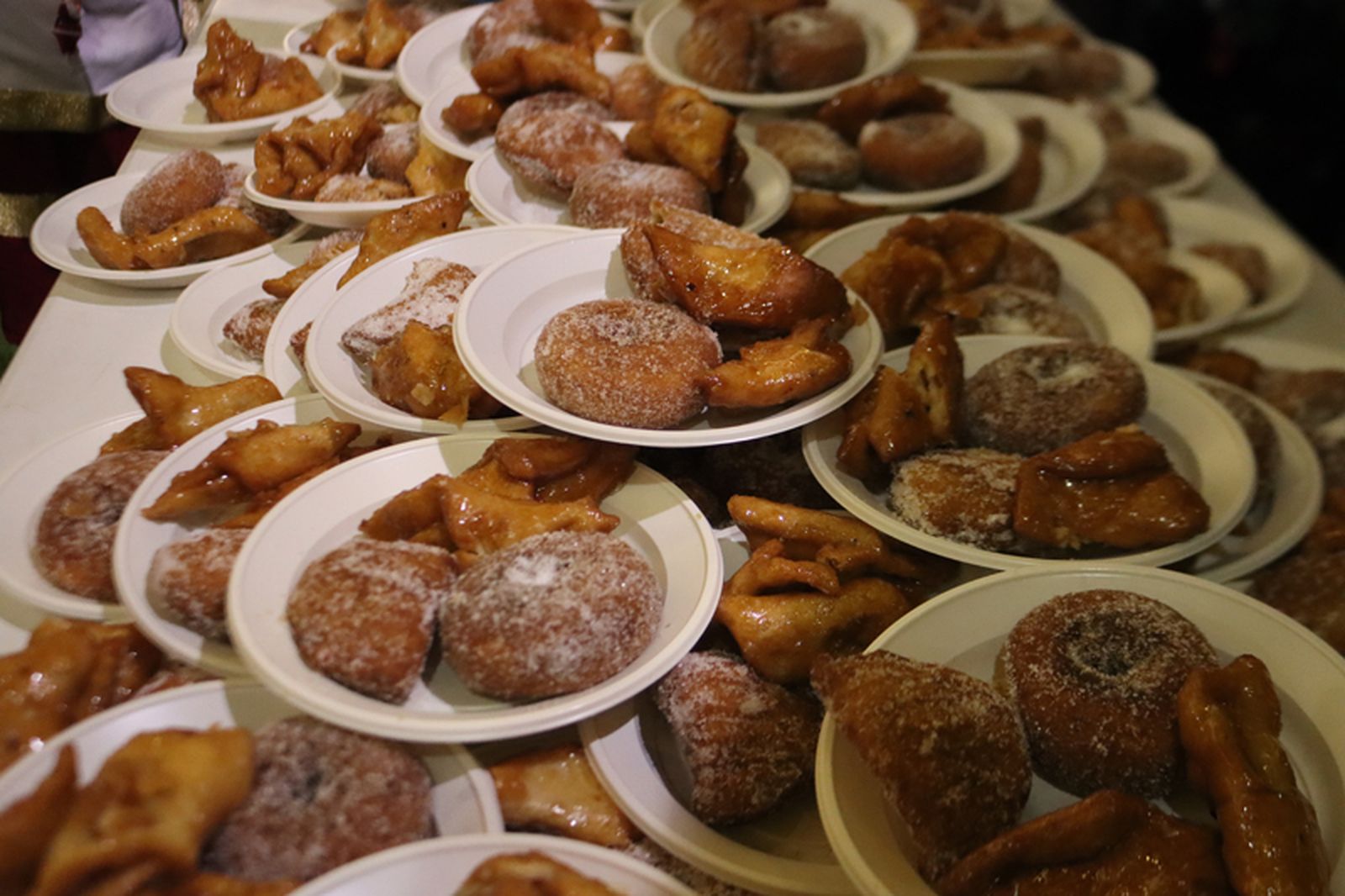 FOTOGALERÍA | Polvoroná infantil y mercadillo en la plaza Nelson Mandela