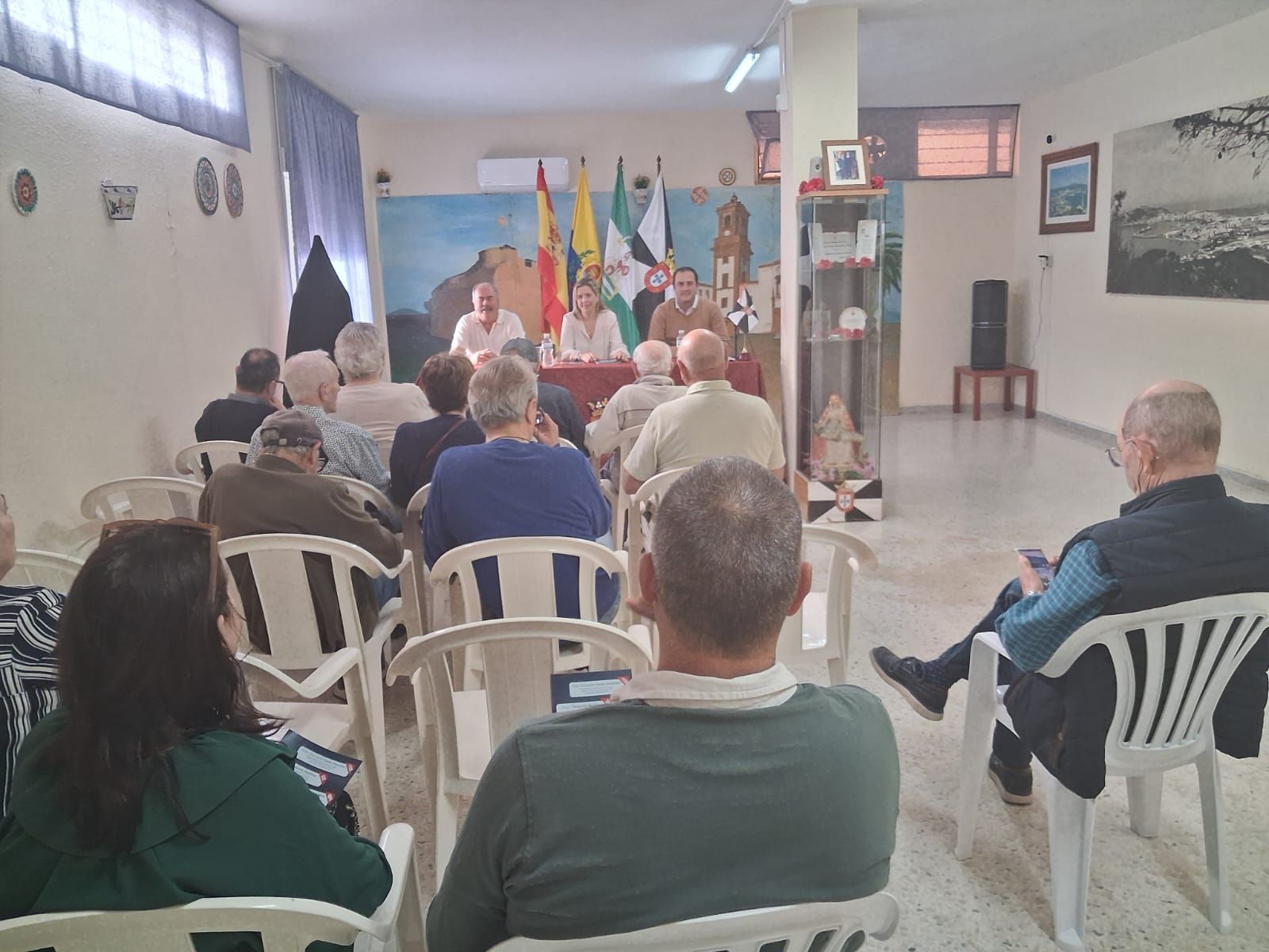 Teresa Tesón presenta el programa 'Ceuta Emociona' en la Casa Regional de Ceuta en Algeciras