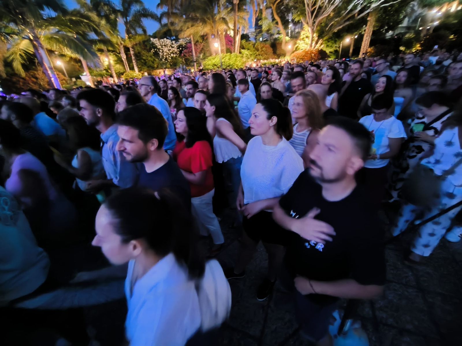 M-Clan convierte Ceuta en un enorme escenario de rock con una noche para el recuerdo