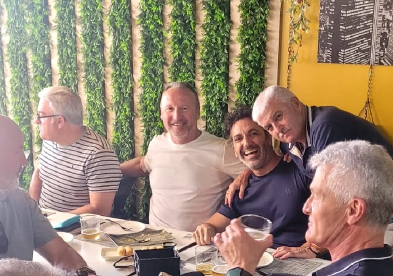 El bombero José Carlos Navas se jubila ante el cariño de sus compañeros