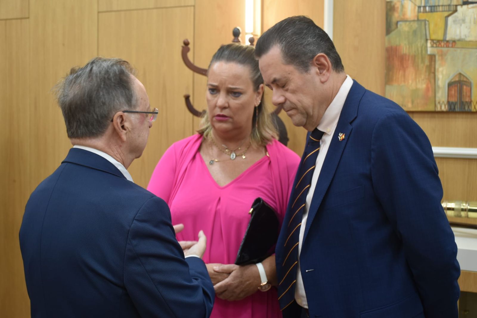 El presidente Juan Vivas recibe en el palacio autonómico a Roncero