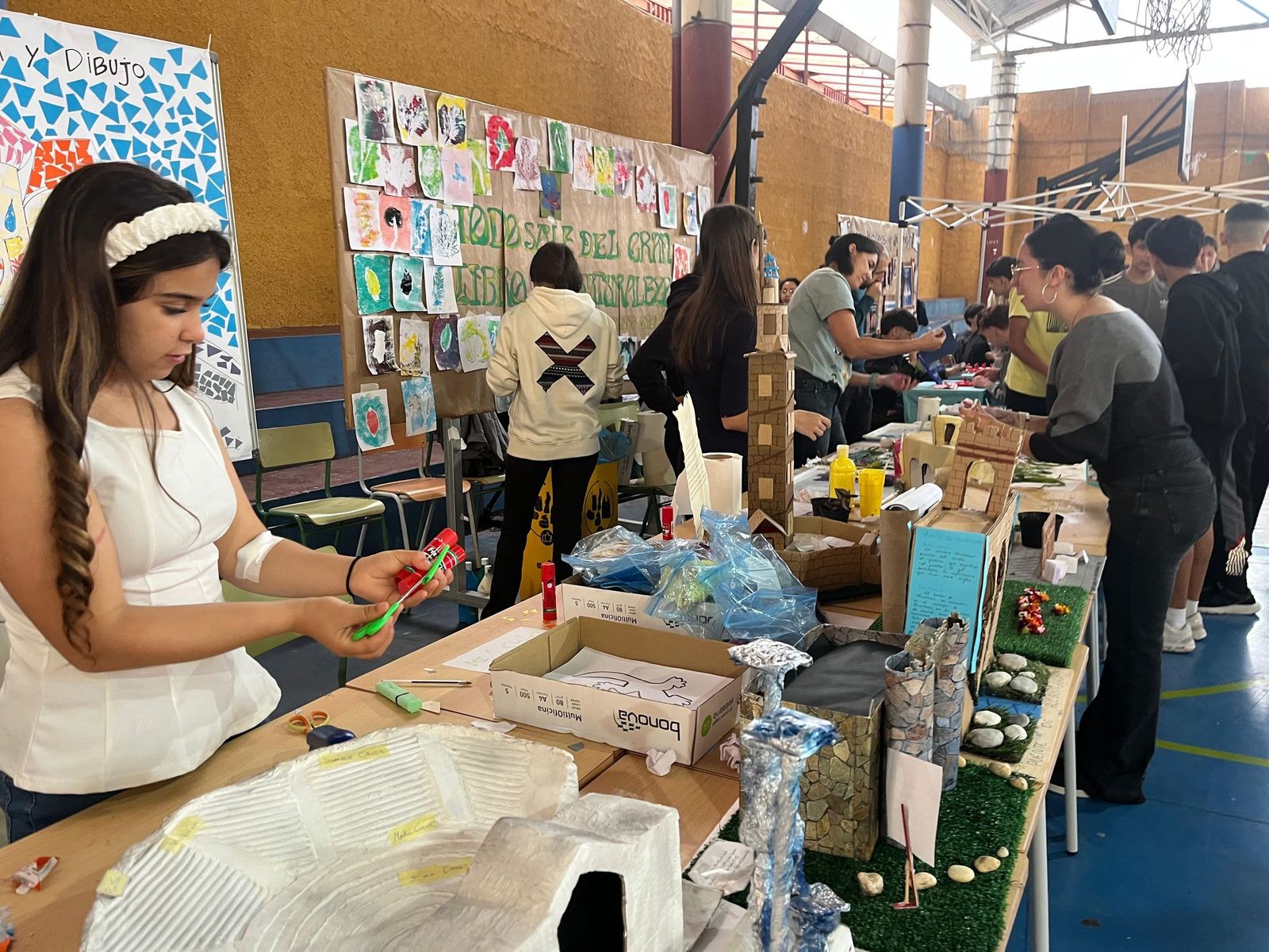 Expoabyla abre sus puertas con innovación, creatividad y convivencia entre centros educativos