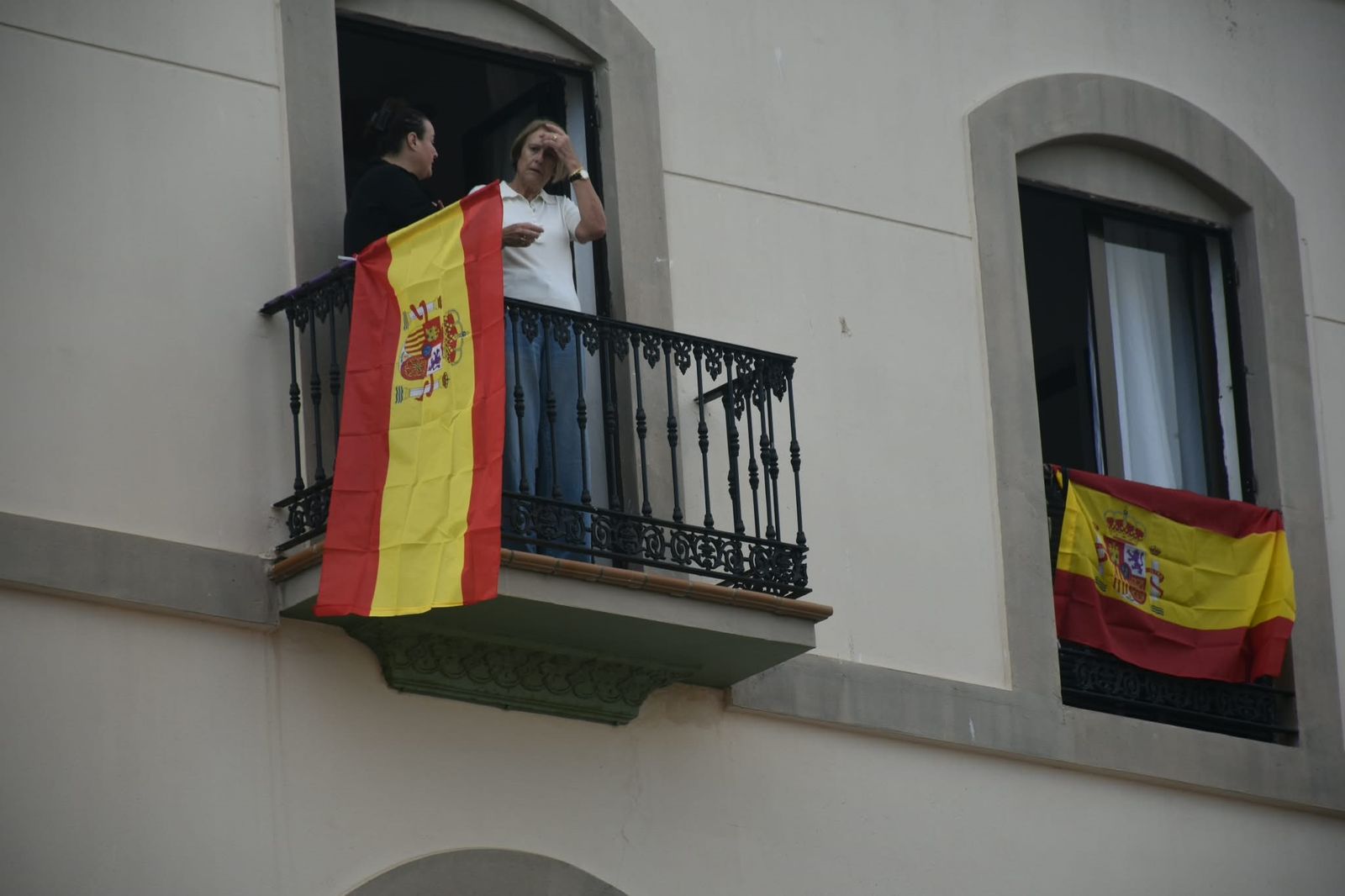 Álbum de una jornada histórica: Felipe y Letizia, con los ceutíes