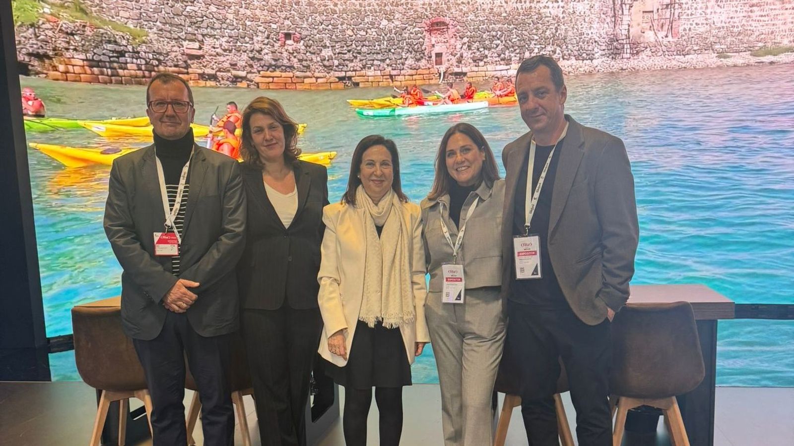 La ministra Margarita Robles, en el stand de Ceuta