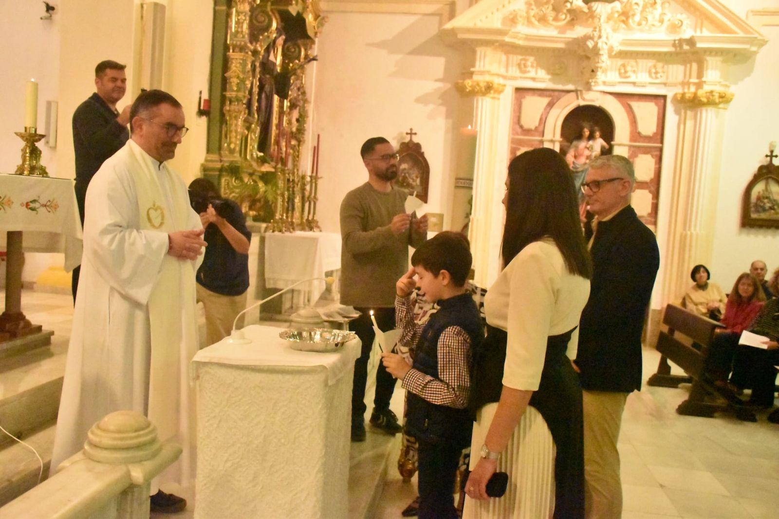 Bendición de las cruces en la iglesia de San Francisco