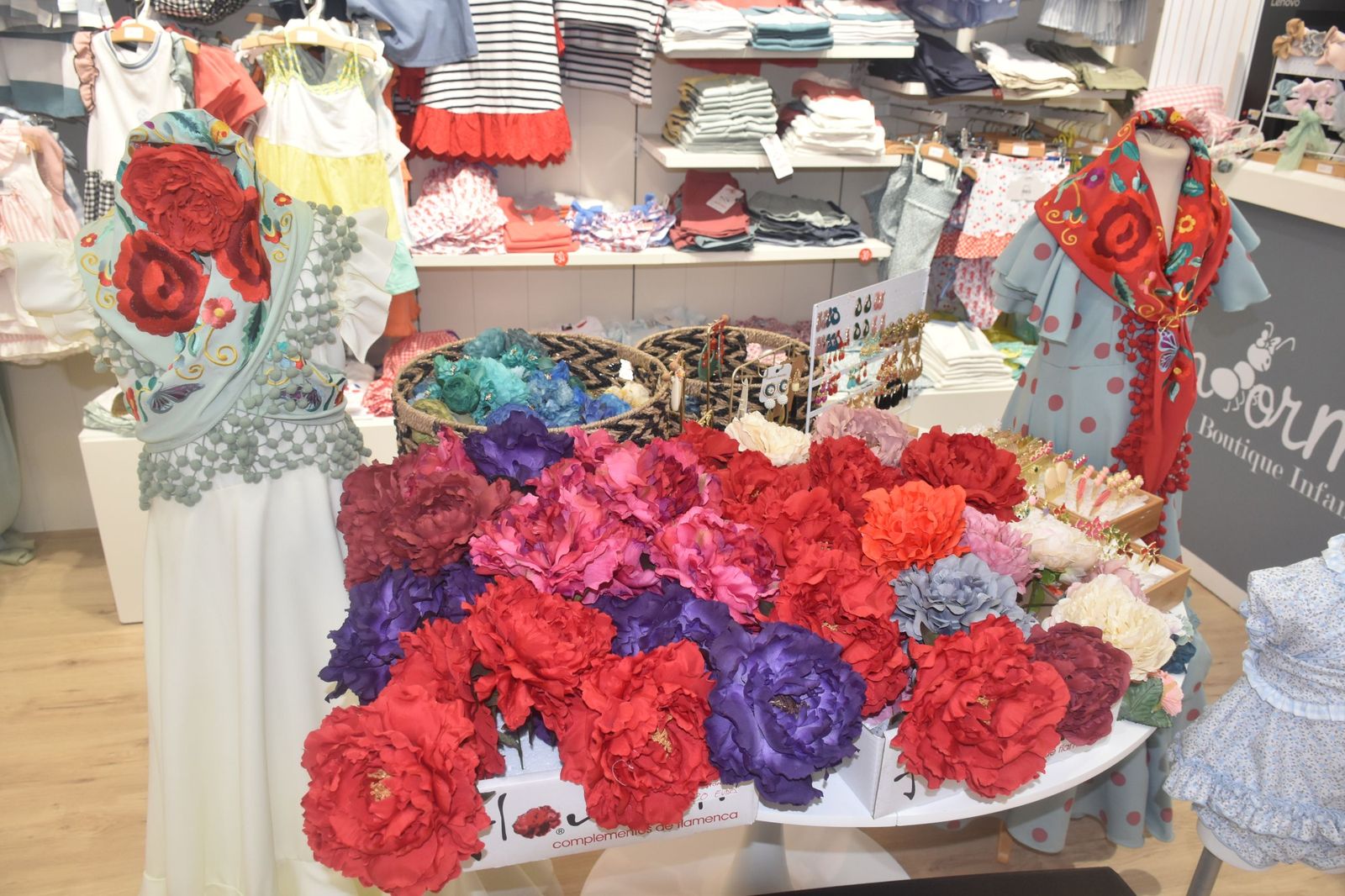 Vestir en las Fiestas Patronales y apostar por el comercio de Ceuta