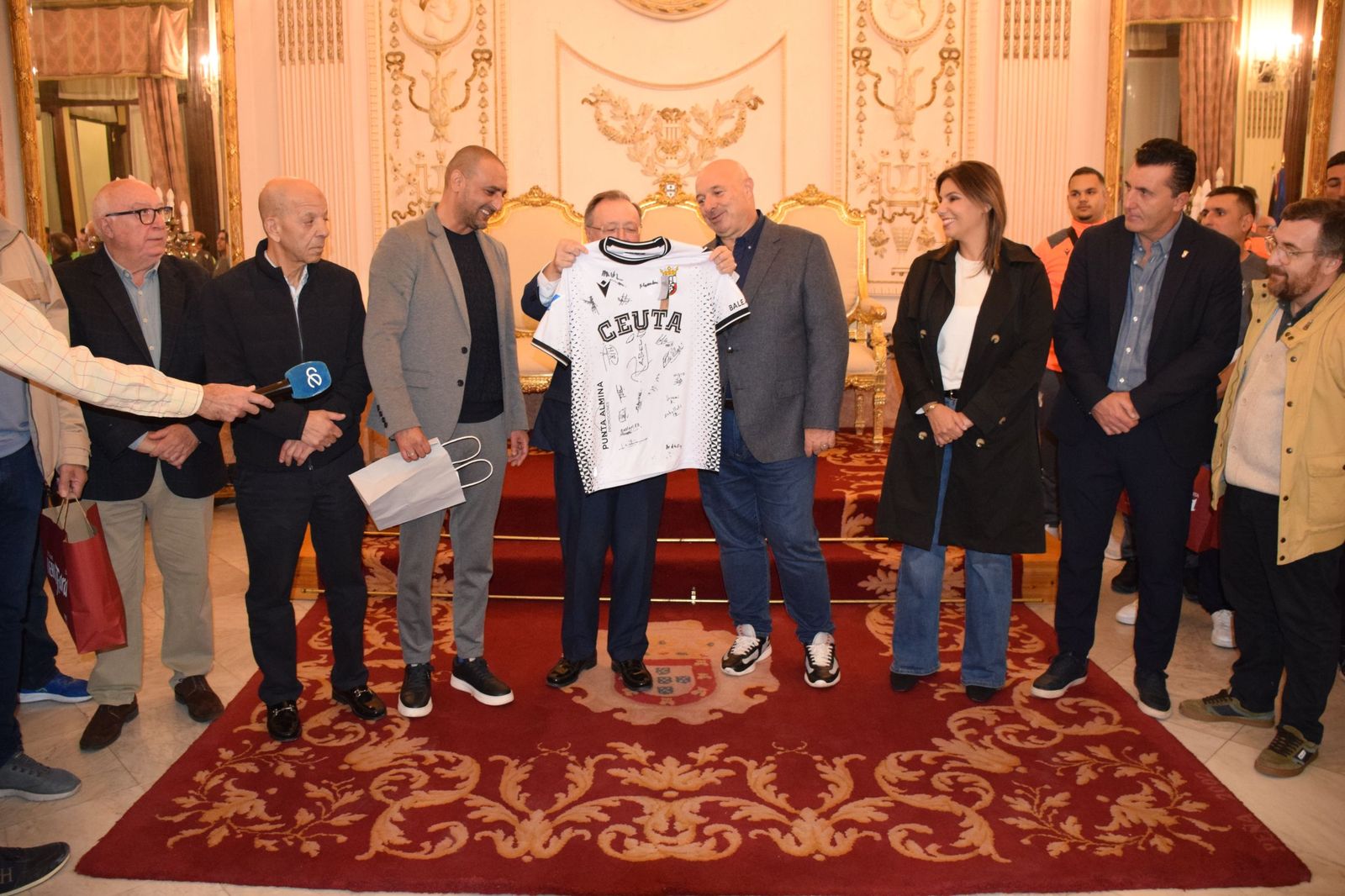 Vivas recibe al equipo Genuine de la AD Ceuta