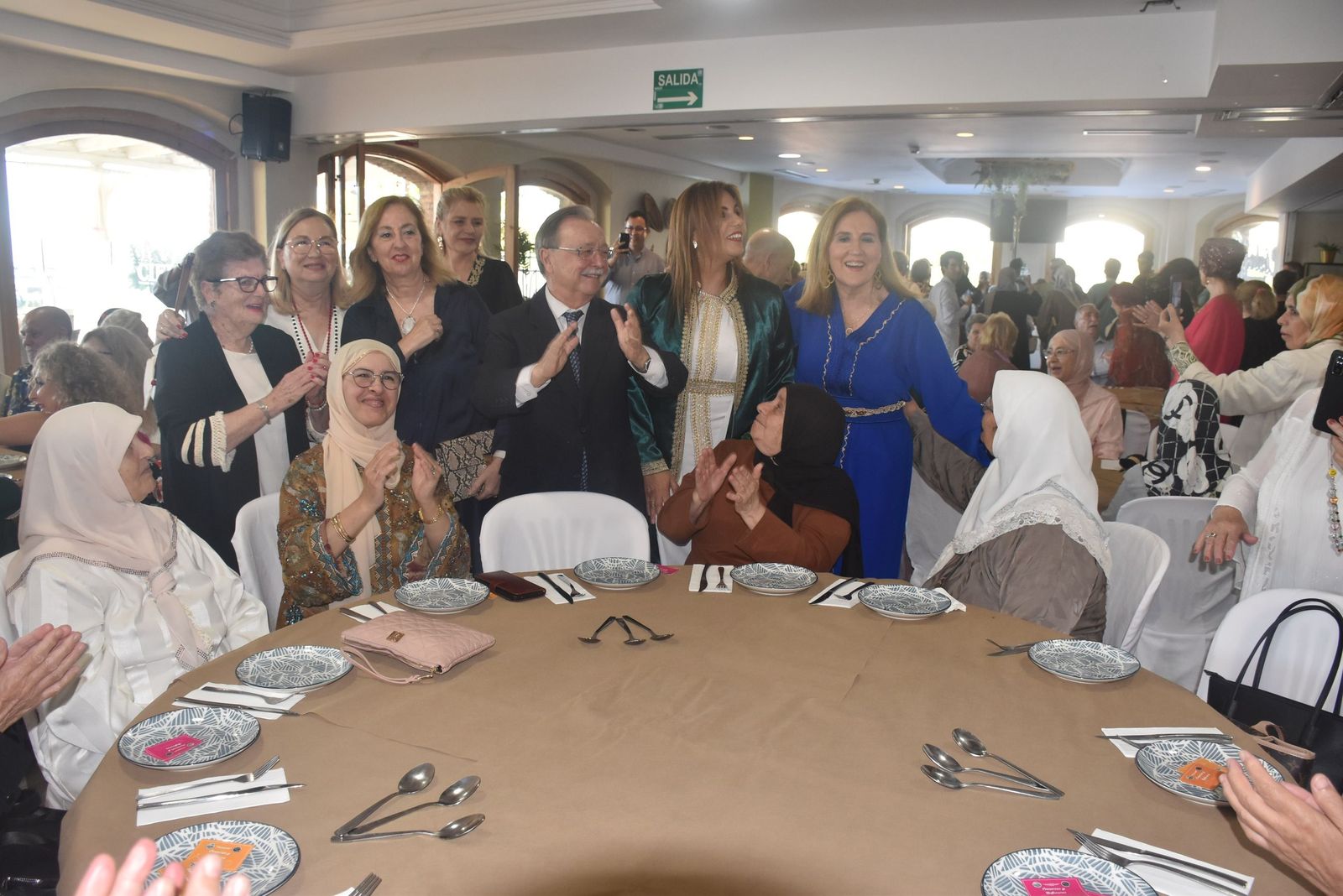 La tradicional Fiesta del Sacrificio reúne a 200 mayores entre música, baile y tradición