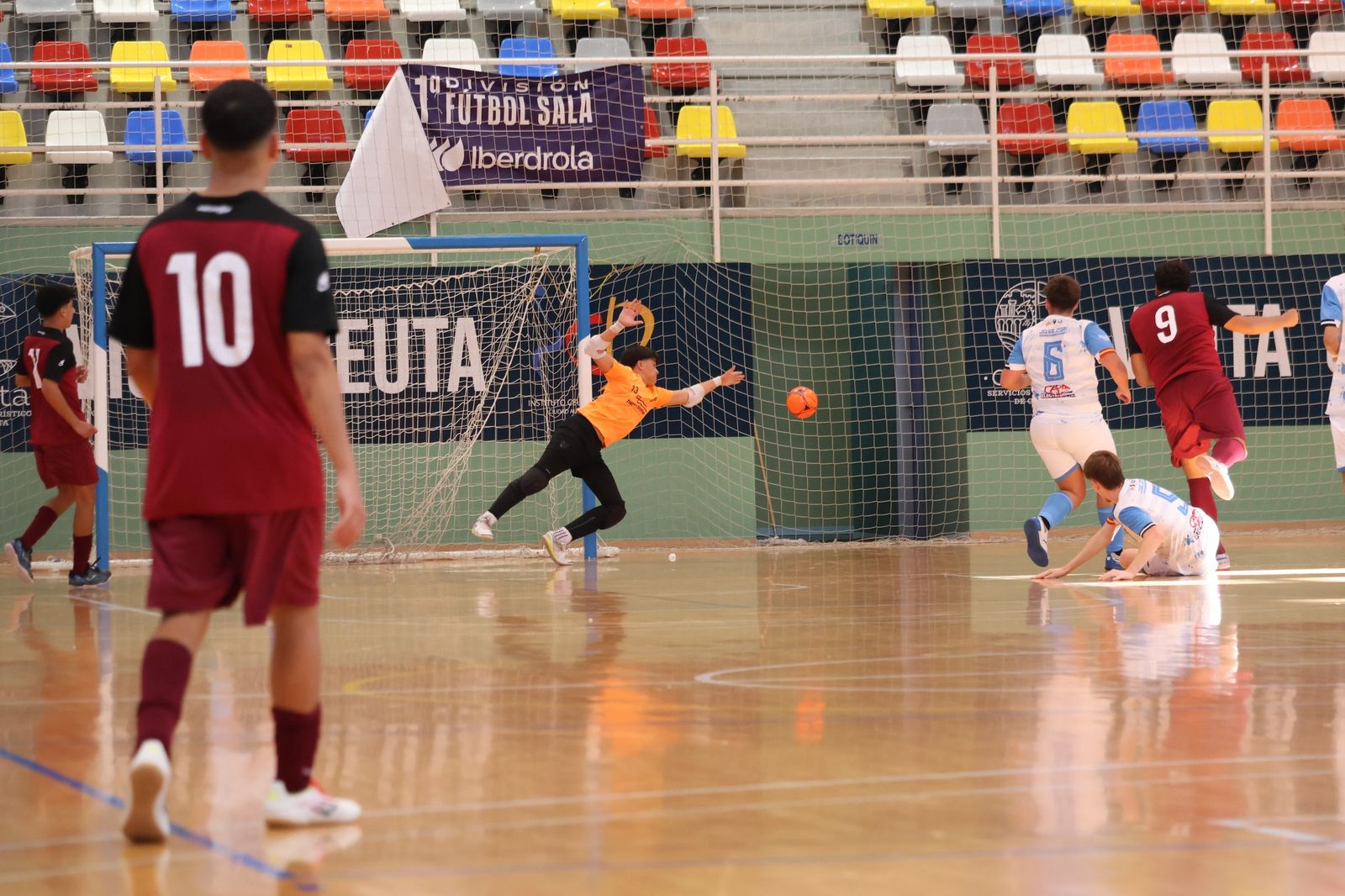 El Bahía Atlético, primer líder de la Liga Juvenil de Fútbol-sala