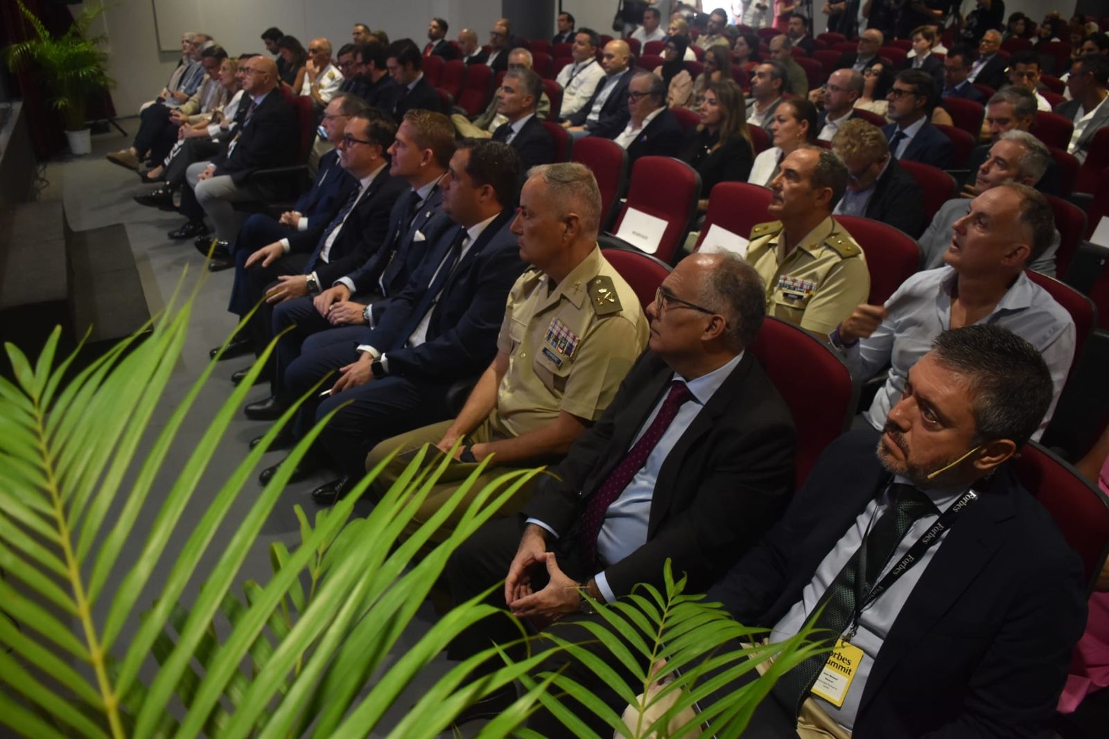 Autoridades invitadas a las sesiones