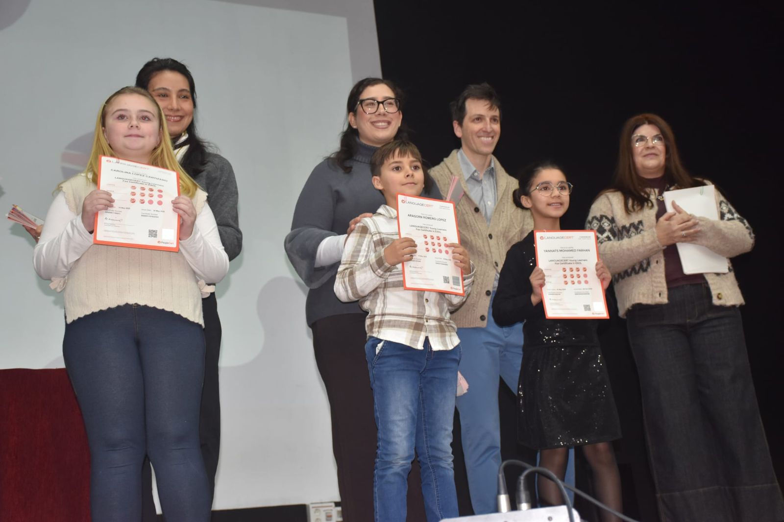 Las academias Art Factory y Big Ben entregan los certificados de inglés a su alumnado