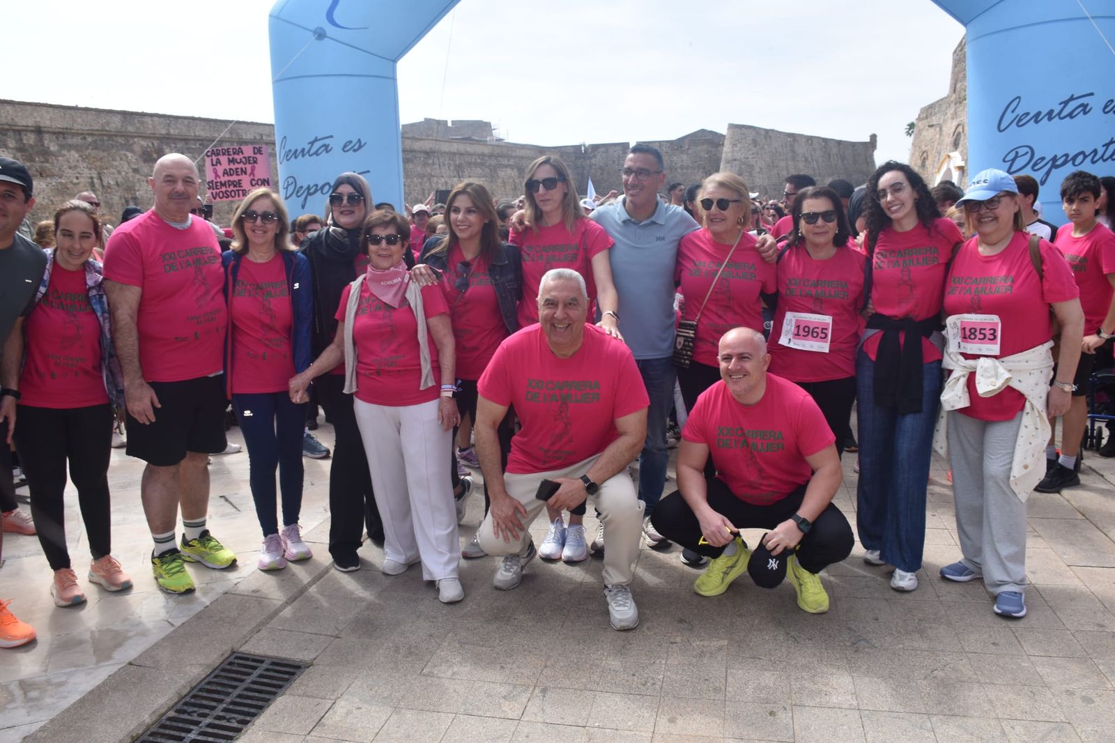 Ceuta se viste de rosa para abrazarse a la vida