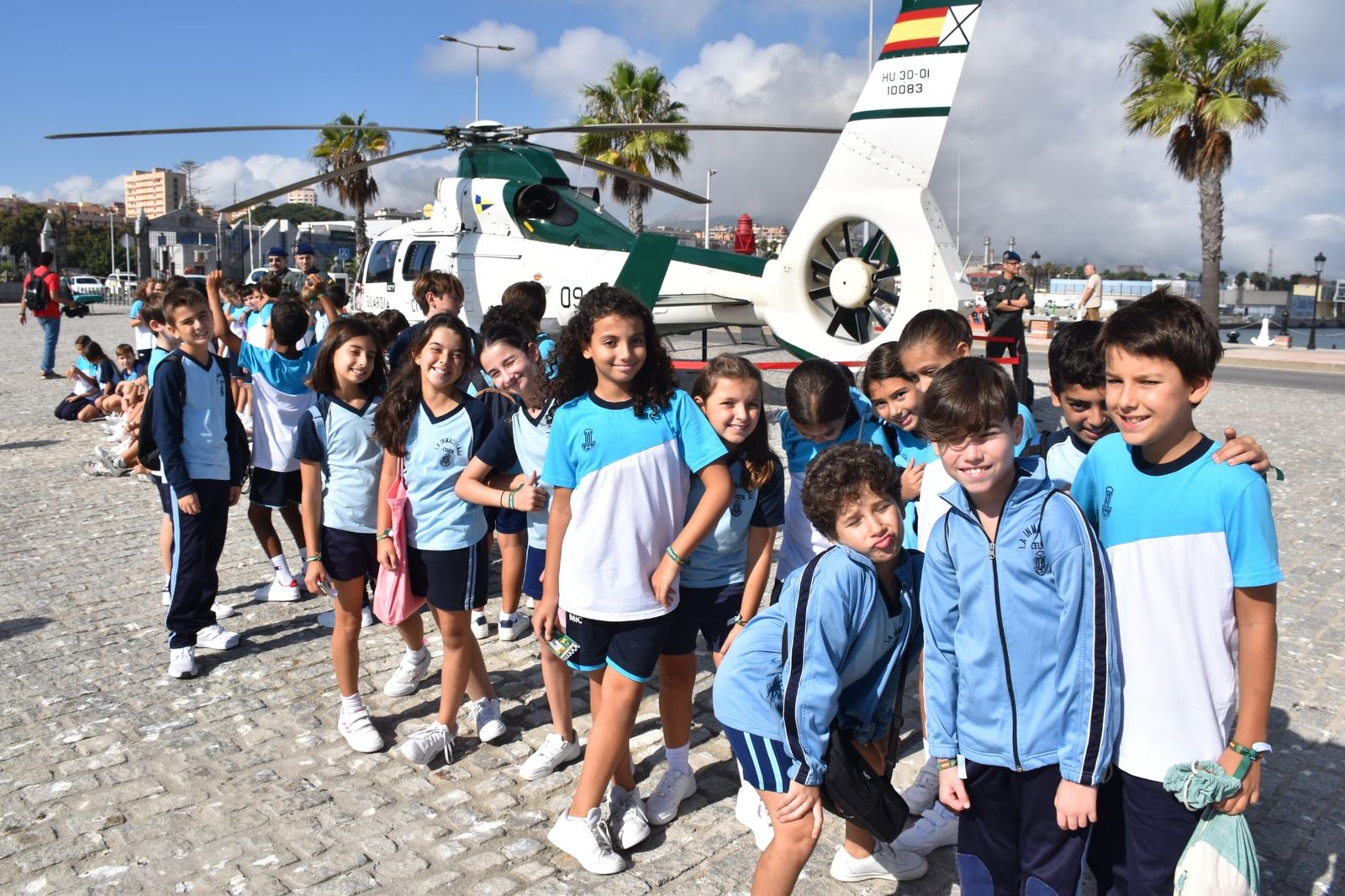 La Guardia Civil muestra sus medios a los escolares