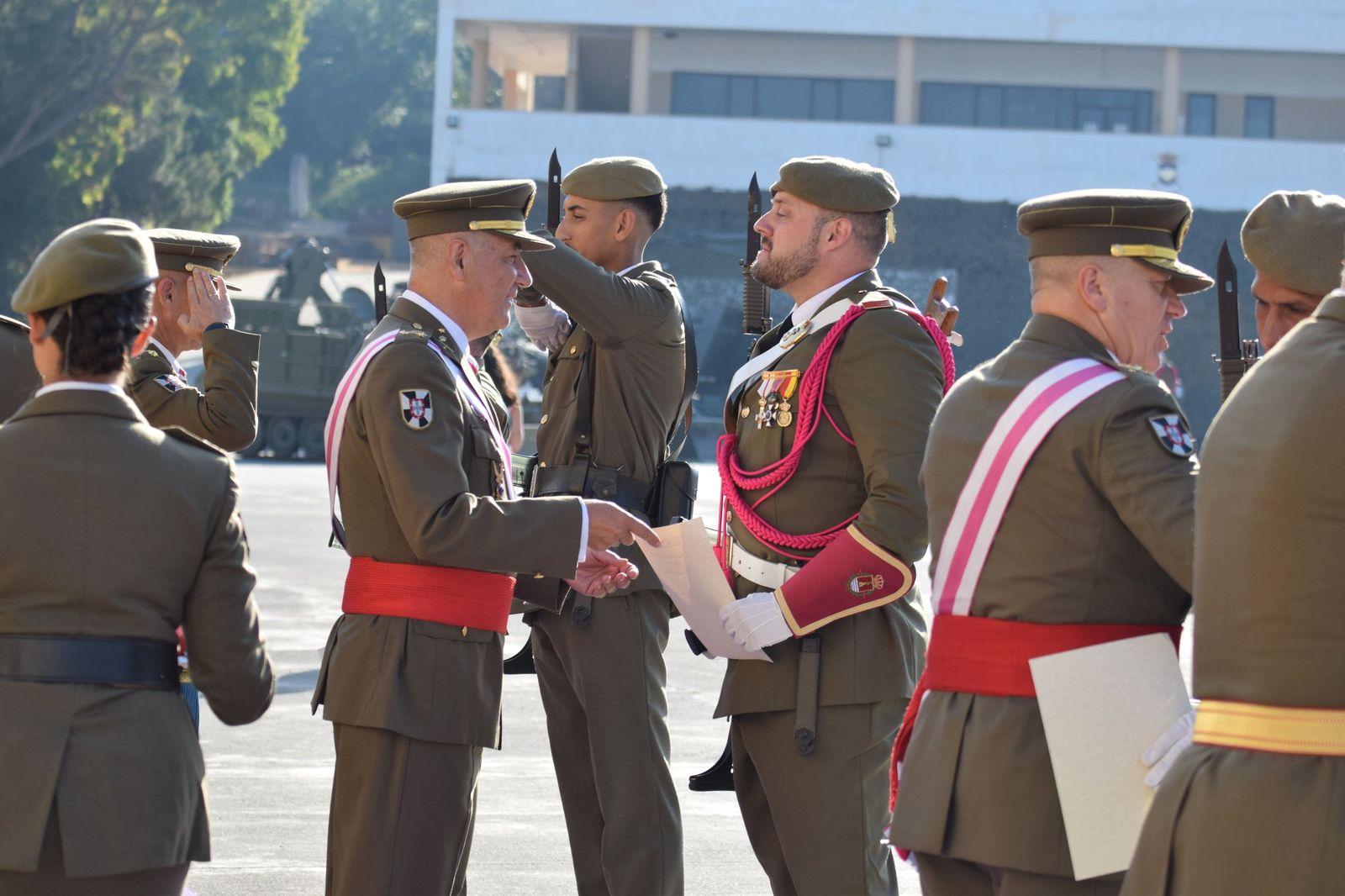 El Regimiento de Ingenieros 7 honra a San Fernando en una solemne parada militar en El Jaral