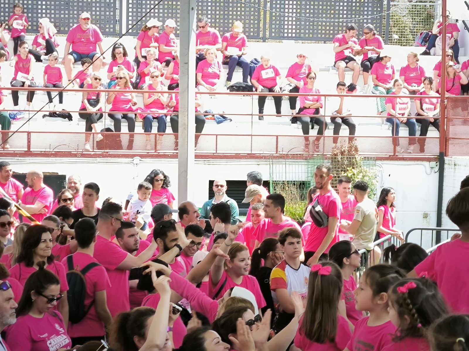 Ceuta se viste de rosa para abrazarse a la vida