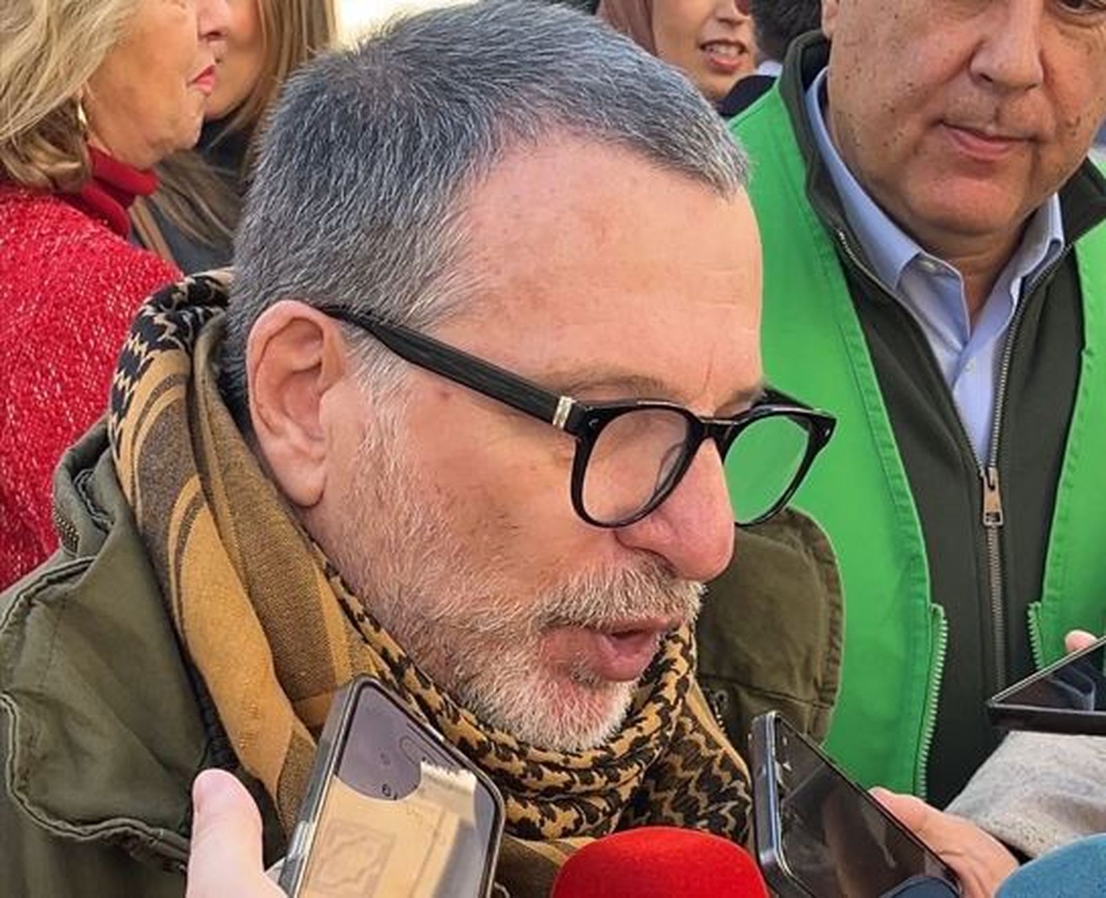 Germinal Castillo, enfermo oncológico, leyendo el manifiesto