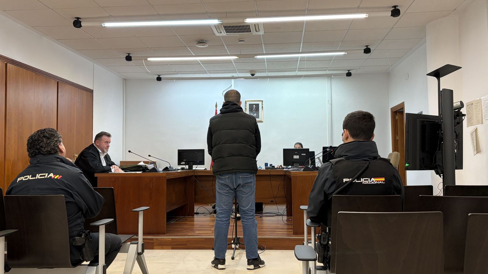 A.A. frente al tribunal este lunes.