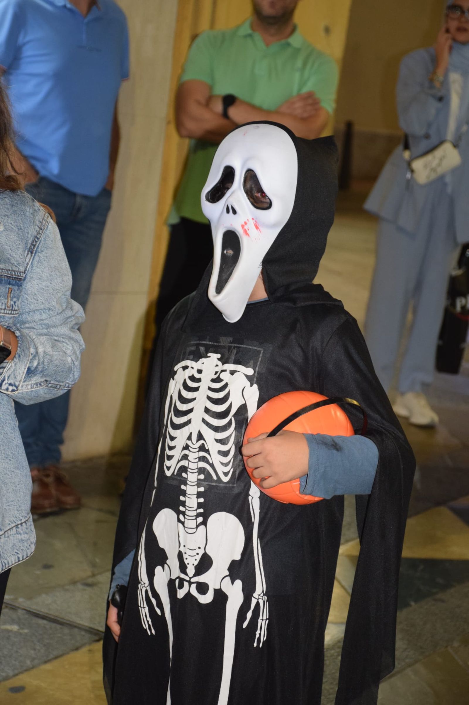 Ceuta se llena de huesos y risas en un Halloween de miedo Ceuta se llena de huesos y risas en un Halloween de risas