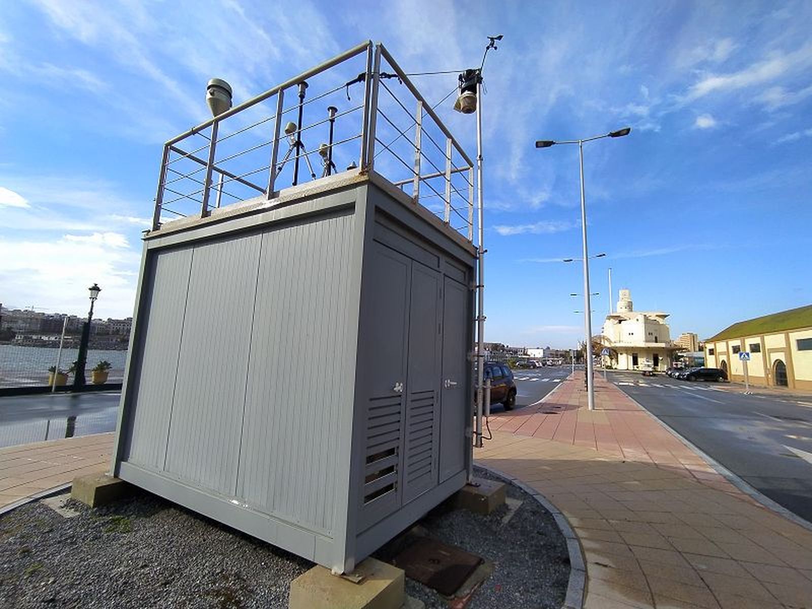 Estación de control de la calidad del aire, situada en el puerto