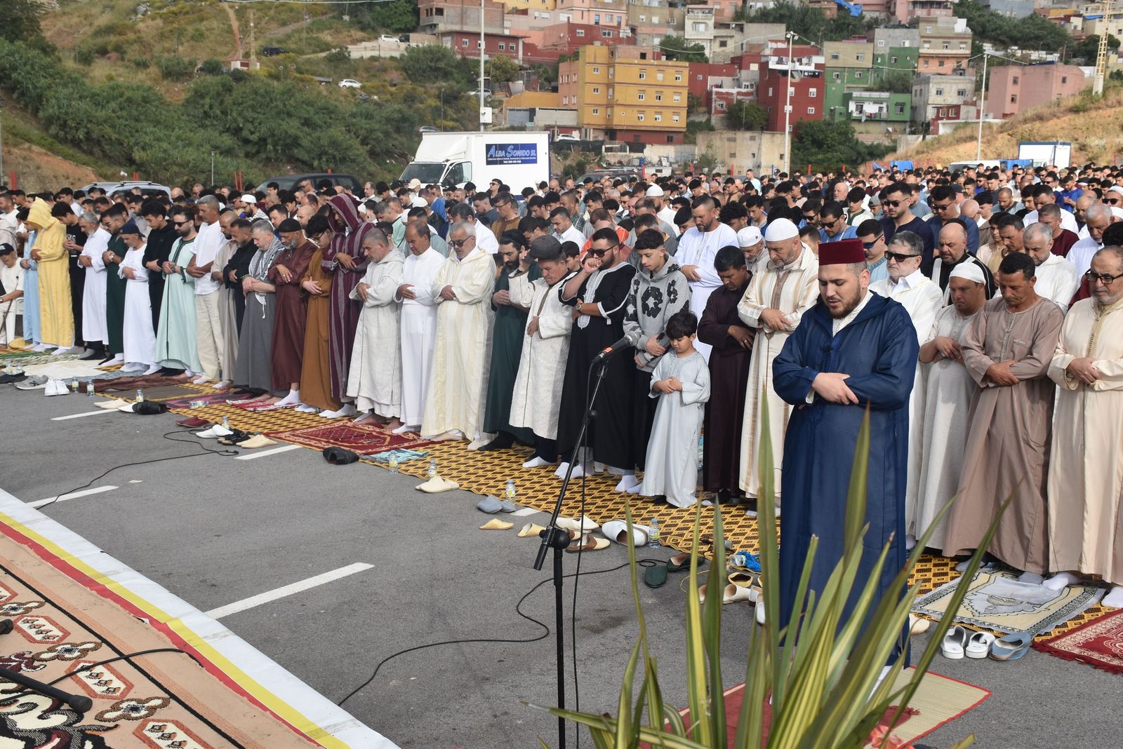 Devoción y respeto en otro rezo multitudinario en Ceuta