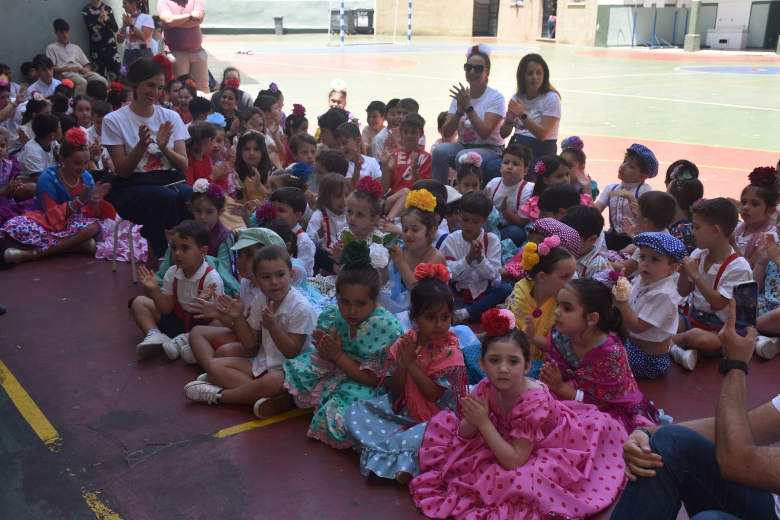 El Colegio de San Agustín disfruta de una feliz jornada solidaria con su Cruz de Mayo