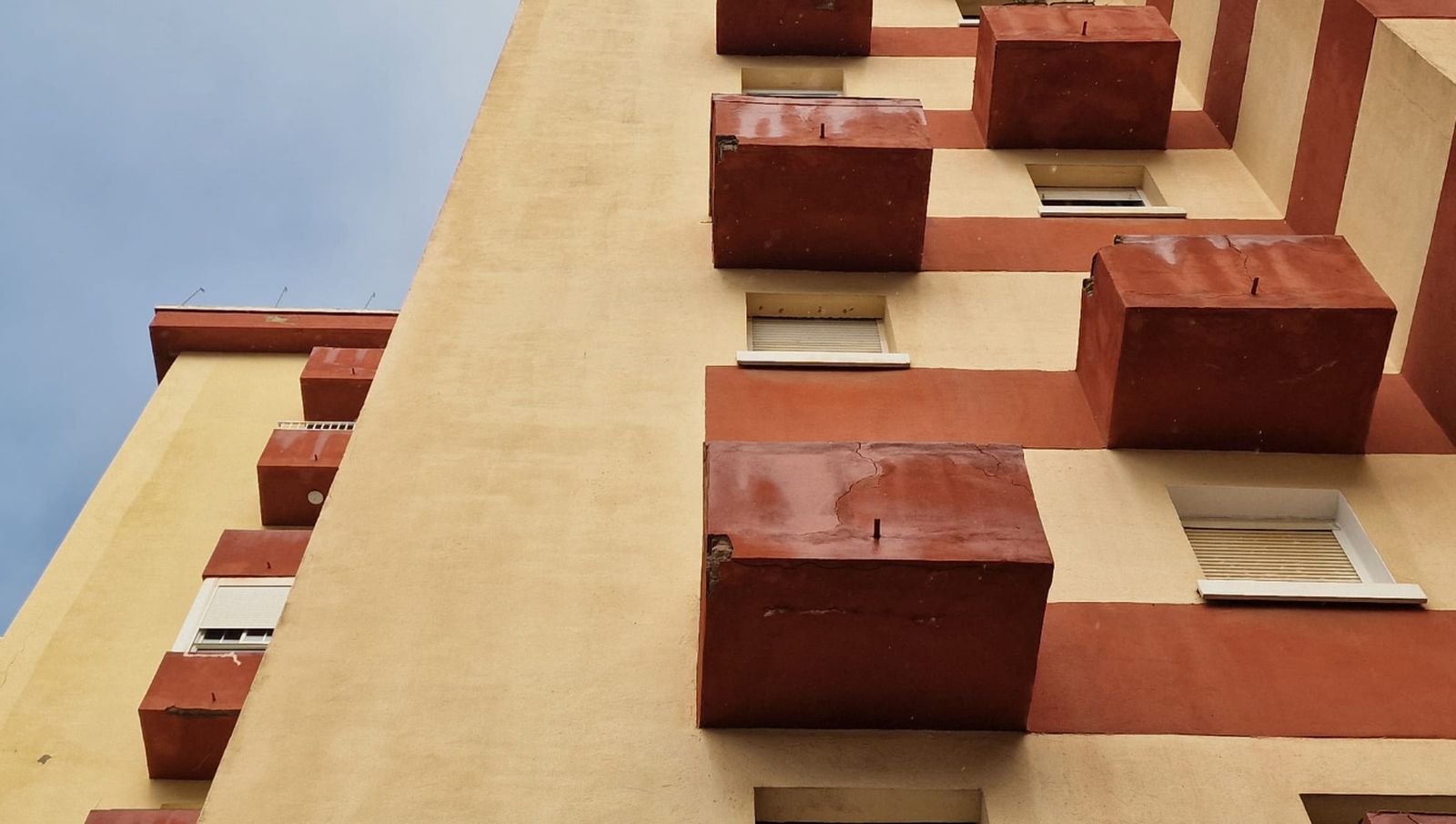 imágenes de los balcones dañados por el temporal el pasado invierno
