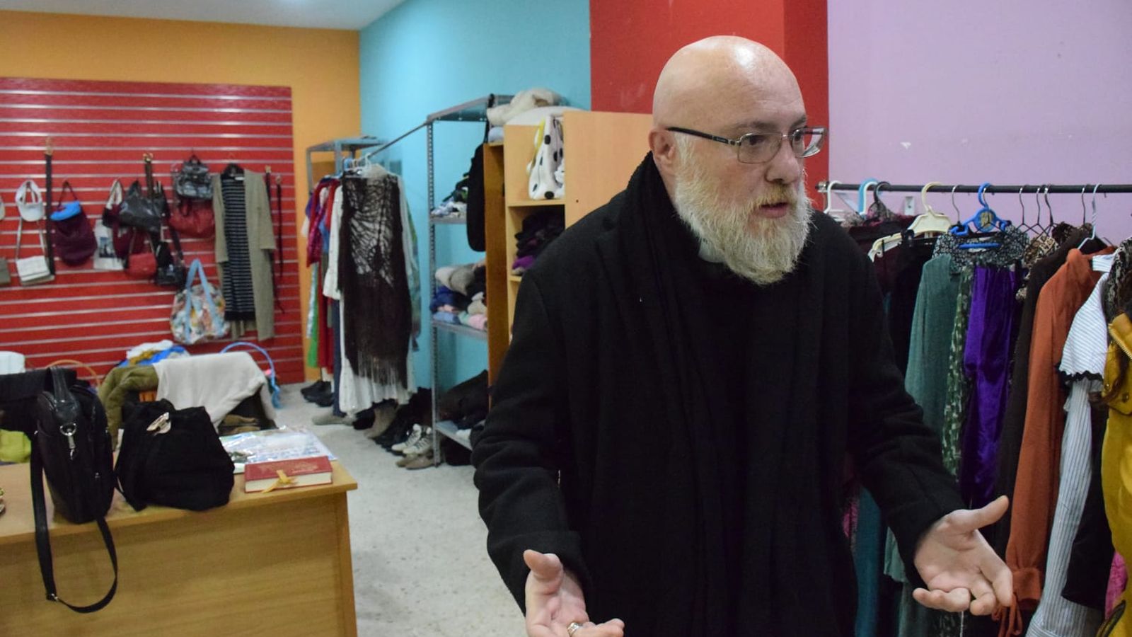 Guillermo María Alberto, en un momento de la inauguración del mercadillo