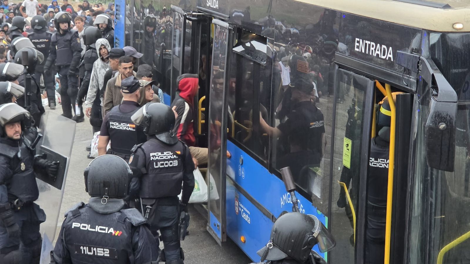 Despliegue policial en el Trampolín para su primer desalojo